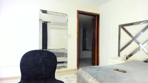 kingmaverickx online show from September 15, 2025, 12:49 pm