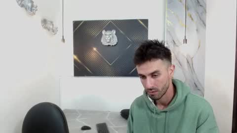 KING  online show from May 2, 2026, 2:49 am