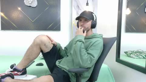KING  online show from June 7, 2026, 3:43 am