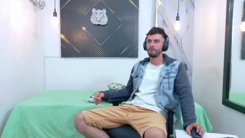 KING  online show from June 10, 2026, 4:01 am