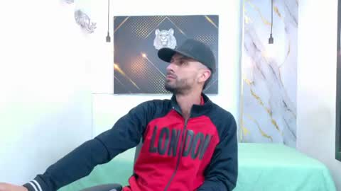 KING  online show from June 15, 2026, 3:42 am