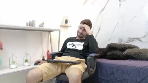 KING  online show from June 17, 2026, 4:04 am