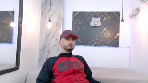 KING  online show from July 15, 2026, 4:07 am