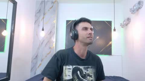 KING  online show from July 19, 2026, 3:21 am