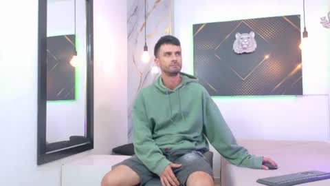 KING  online show from July 24, 2026, 3:26 am