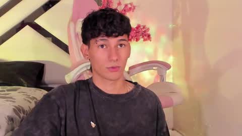  A L E X  online show from February 5, 2025, 5:52 am