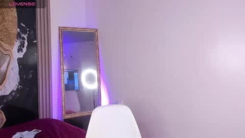  A L E X  online show from May 25, 2026, 2:39 am