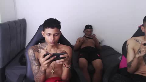 DOMINANT ALPHA KINGS online show from May 10, 2026, 10:37 pm