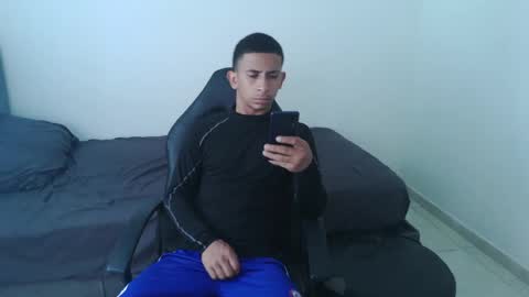 DOMINANT ALPHA KINGS online show from May 22, 2026, 8:36 pm