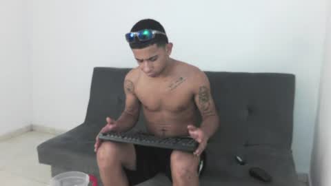 DOMINANT ALPHA KINGS online show from July 3, 2026, 4:52 am