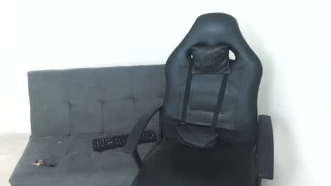 DOMINANT ALPHA KINGS online show from July 25, 2026, 2:09 am