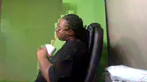 Snapshot of kingstudiobest chatting on December 10, 2024, 2:05 am kingstudiobestactor1 online show from December 10, 2024, 2:05 am
