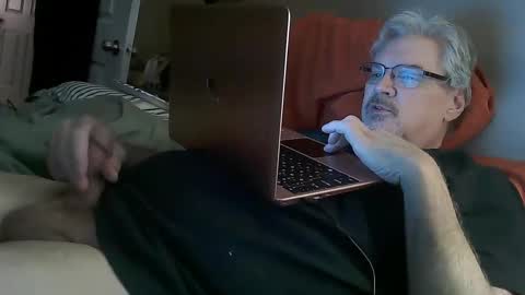 Snapshot of kingtongue10 chatting on January 19, 2025, 1:01 pm kingtongue10 online show from January 19, 2025, 1:01 pm