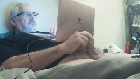 Snapshot of kingtongue10 chatting on December 3, 2025, 1:57 am kingtongue10 online show from December 3, 2025, 1:57 am