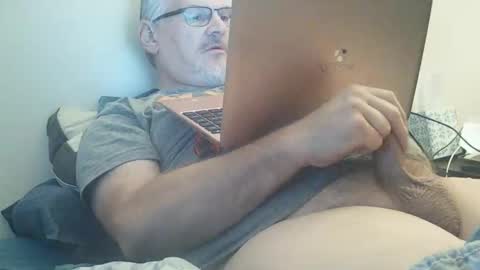 Snapshot of kingtongue10 chatting on January 17, 2026, 1:27 pm kingtongue10 online show from January 17, 2026, 1:27 pm