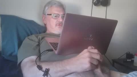 Snapshot of kingtongue10 chatting on February 13, 2026, 9:33 pm kingtongue10 online show from February 13, 2026, 9:33 pm