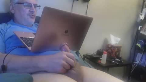 Snapshot of kingtongue10 chatting on March 10, 2026, 11:10 pm kingtongue10 online show from March 10, 2026, 11:10 pm