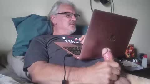 Snapshot of kingtongue10 chatting on April 24, 2026, 9:50 pm kingtongue10 online show from April 24, 2026, 9:50 pm