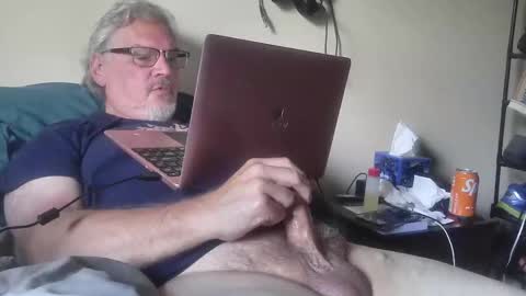 Snapshot of kingtongue10 chatting on April 29, 2026, 9:43 pm kingtongue10 online show from April 29, 2026, 9:43 pm
