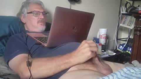 Snapshot of kingtongue10 chatting on May 6, 2026, 8:14 pm kingtongue10 online show from May 6, 2026, 8:14 pm