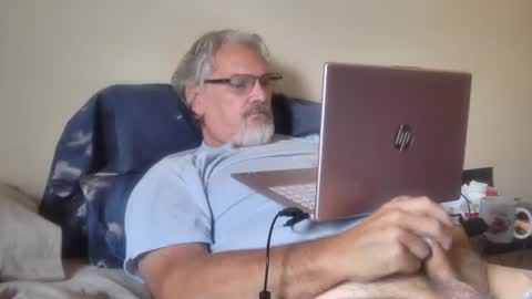 Snapshot of kingtongue10 chatting on July 28, 2026, 2:35 pm kingtongue10 online show from July 28, 2026, 2:35 pm