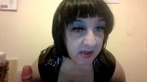 Snapshot of kingwillywoo chatting on December 12, 2024, 10:02 am Cynthia Pvc lips online show from December 12, 2024, 10:02 am