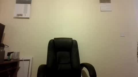 Snapshot of kingwillywoo chatting on December 18, 2024, 10:30 am Cynthia Pvc lips online show from December 18, 2024, 10:30 am