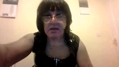 Snapshot of kingwillywoo chatting on December 18, 2024, 1:45 pm Cynthia Pvc lips online show from December 18, 2024, 1:45 pm