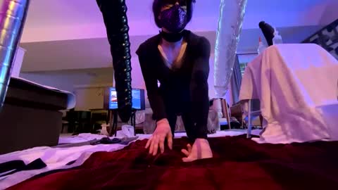 Snapshot of kinksmcgee chatting on May 2, 2026, 10:53 am Nikki online show from May 2, 2026, 10:53 am