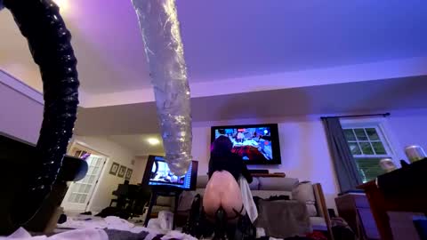Snapshot of kinksmcgee chatting on May 2, 2026, 11:10 pm Nikki online show from May 2, 2026, 11:10 pm