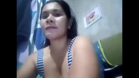 Snapshot of kinky27782 chatting on December 17, 2025, 2:34 pm kinky27782 online show from December 17, 2025, 2:34 pm