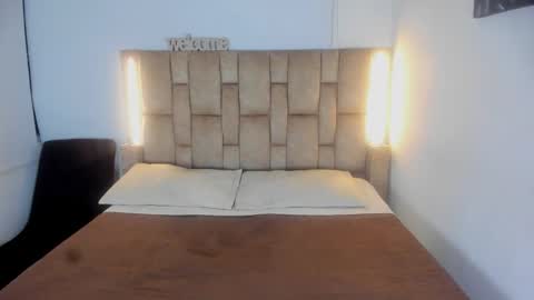 kinky__couplee online show from March 8, 2026, 2:04 am