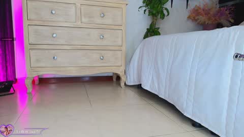 Snapshot of kinky_karo chatting on January 17, 2025, 11:27 am online show from January 17, 2025, 11:27 am