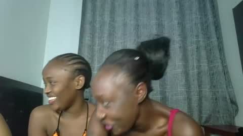 Snapshot of kinky_leila chatting on June 13, 2026, 5:22 pm kinky_leila online show from June 13, 2026, 5:22 pm