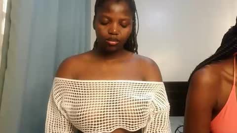 Snapshot of kinky_lola1 chatting on December 2, 2025, 7:03 am Lola online show from December 2, 2025, 7:03 am