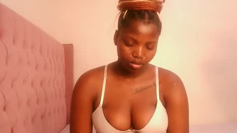 Lola online show from March 8, 2026, 9:13 am