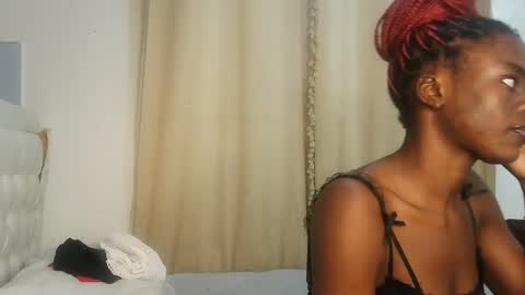 Lola online show from April 1, 2026, 10:51 pm