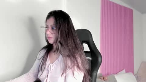 kinky yeyns online show from January 7, 2026, 2:47 am