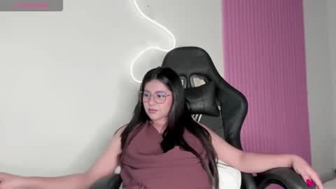 Snapshot of kinky_yeyns chatting on April 25, 2026, 12:46 am kinky yeyns online show from April 25, 2026, 12:46 am