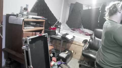 Snapshot of kinkybiguy14 chatting on September 10, 2025, 9:31 am Kinky Cassie online show from September 10, 2025, 9:31 am