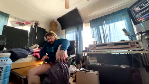 Snapshot of kinkybiguy14 chatting on October 9, 2025, 2:15 pm Kinky Cassie online show from October 9, 2025, 2:15 pm