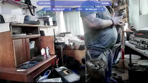 Snapshot of kinkybiguy14 chatting on November 21, 2025, 1:43 pm Kinky Cassie online show from November 21, 2025, 1:43 pm