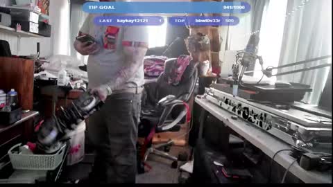 Snapshot of kinkybiguy14 chatting on November 22, 2025, 2:49 pm Kinky Cassie online show from November 22, 2025, 2:49 pm