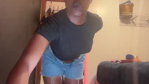Snapshot of kinkycoupleinteracial chatting on June 6, 2026, 3:33 am interracialfacial online show from June 6, 2026, 3:33 am
