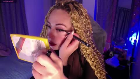 Snapshot of kinkydoll_ chatting on March 5, 2025, 11:27 pm Sara online show from March 5, 2025, 11:27 pm