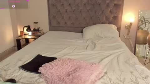Snapshot of kinkyelise chatting on May 14, 2026, 7:04 am Jenny online show from May 14, 2026, 7:04 am