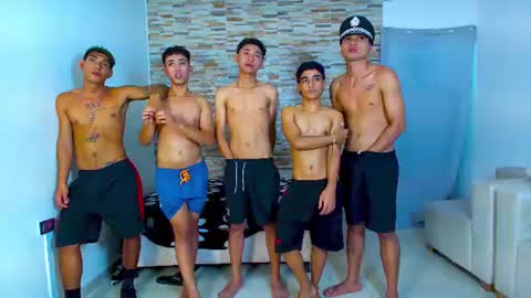 kinkyhousexxx online show from June 22, 2026, 3:25 am