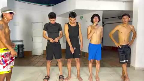 kinkyhousexxx online show from July 8, 2026, 11:42 pm