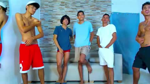 kinkyhousexxx online show from July 28, 2026, 6:20 am