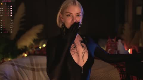 kinkylina_ online show from December 23, 2024, 7:09 pm